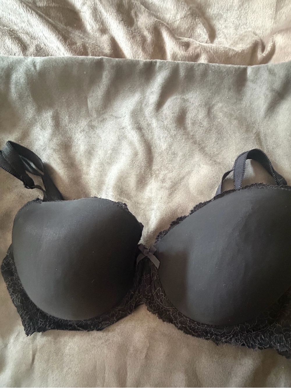 Victoria’s Secret Dream Angels Lined Demi Bra, size 34DD